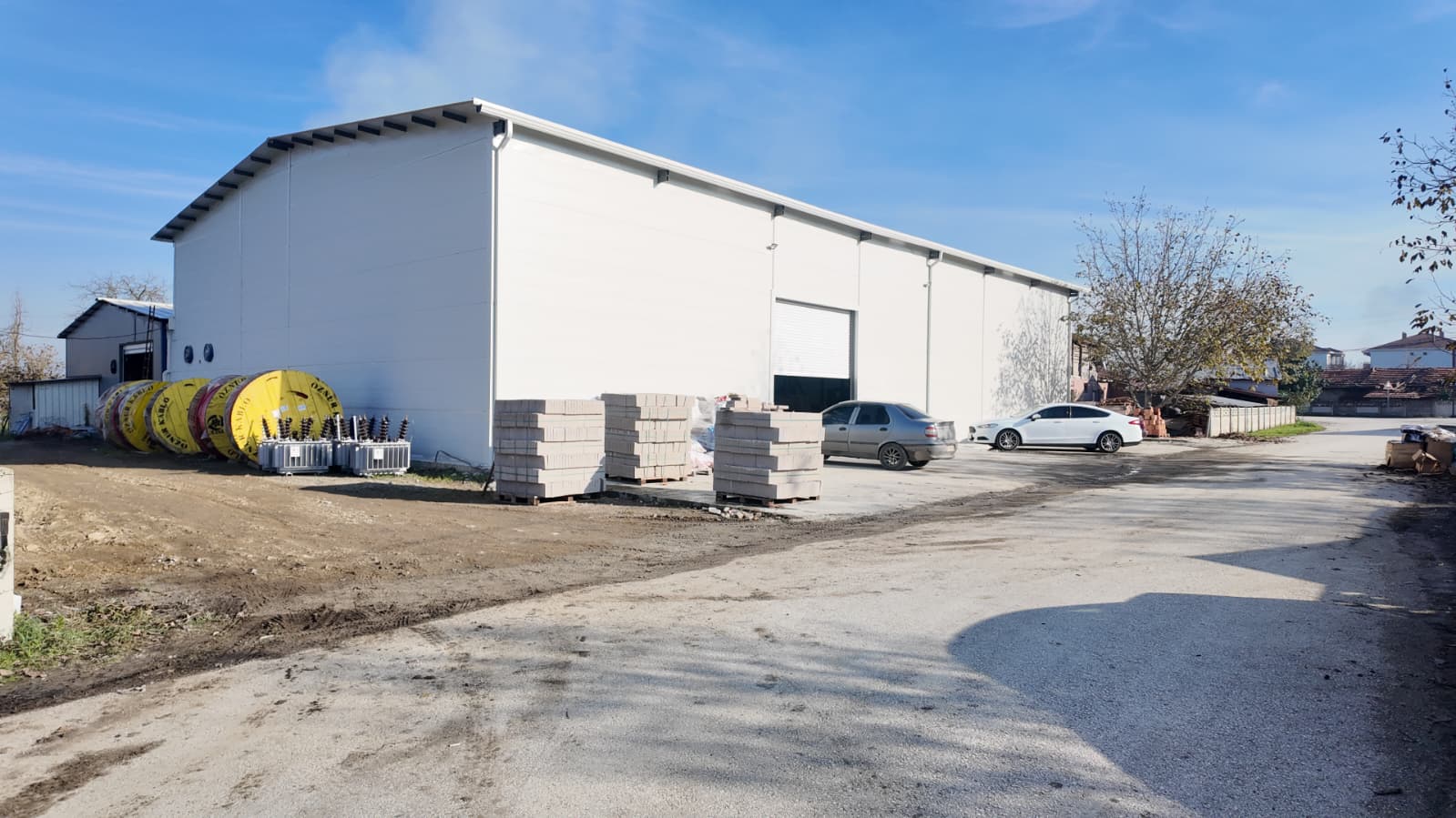 D�ZCE MERKEZ BEYK�YDE  ORGAN�ZEYE 1 KM MESAFEDE DEPO ANTREPO �RET�MHANE