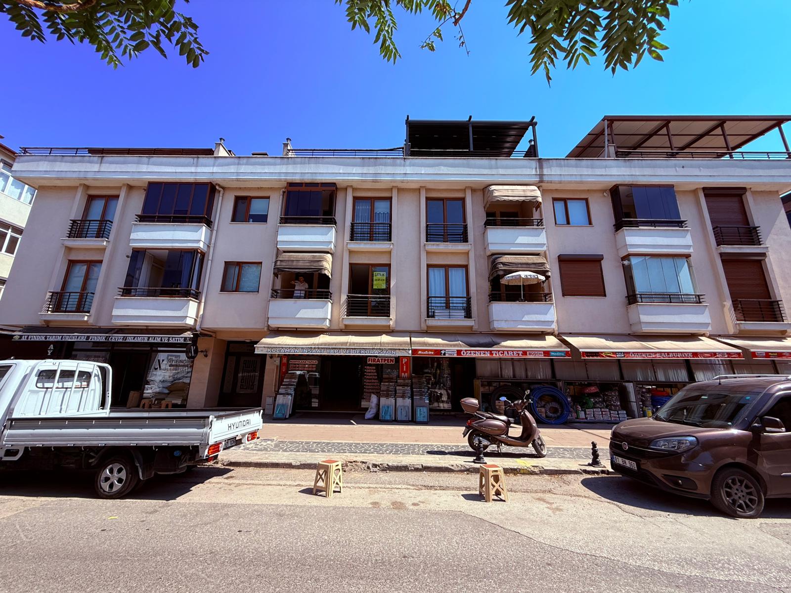  D�ZCE MERKEZ �EREF�YE`DE ARA� TAKASINA UYGUN 3+1 DA�RE