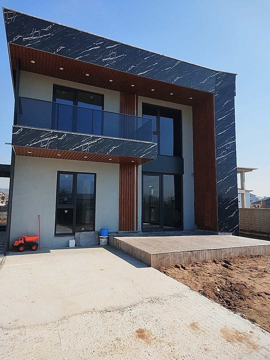  D�ZCE MERKEZ KAZUKO�LUNDA TAM M�STAK�L 4+1 �ZEL V�LLA