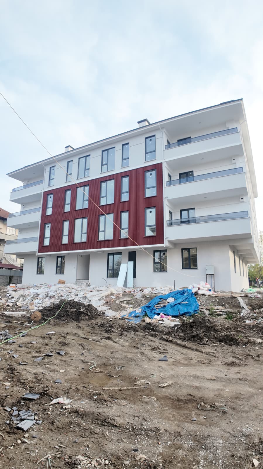  D�ZCE MERKEZ KO�YAZI CADDE �EPHEL� ARA KAT 3+1 135m2 SIFIR FIRSAT DA�RE