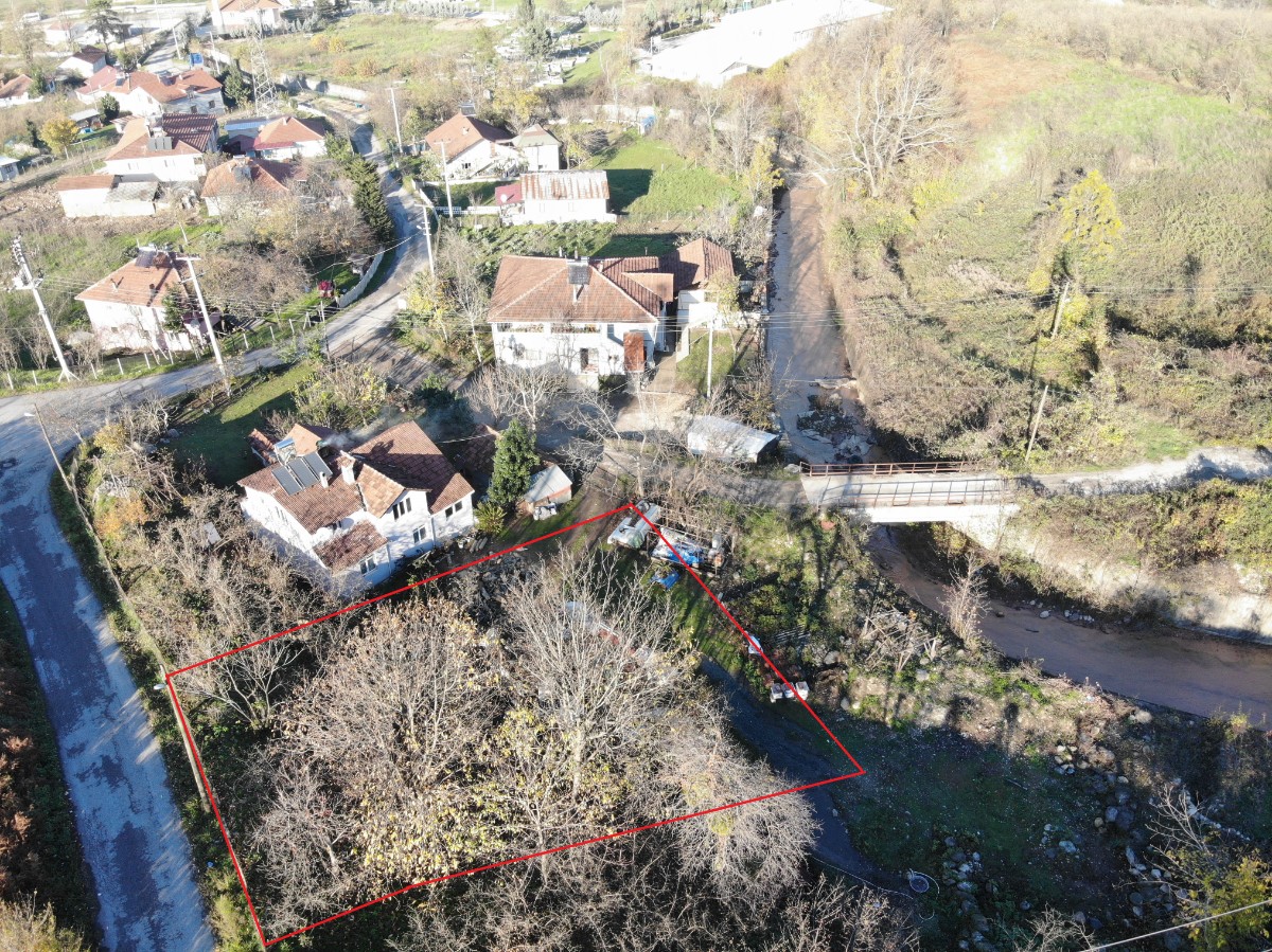  D�ZCE MERKEZ KAYNA�LI MERKEZDE SATILIK FIRSAT ARSA