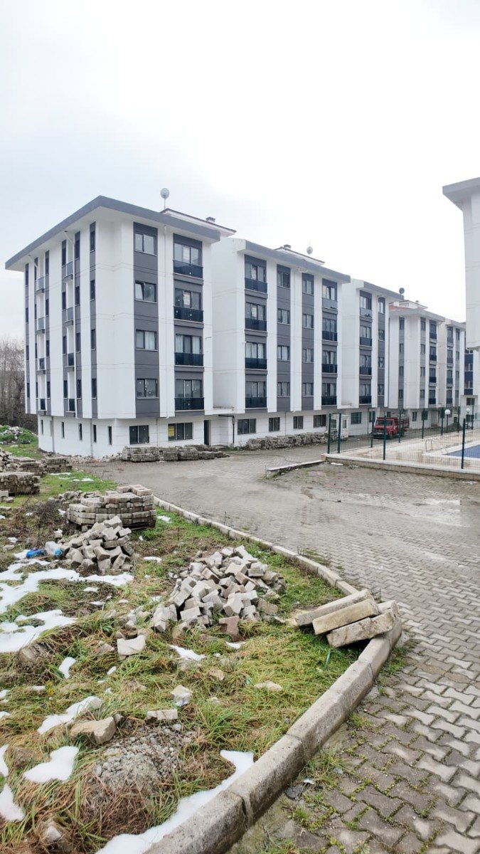  KONURALP MERKEZDE S�TE ��� K�RALIK 1+1 DA�RE