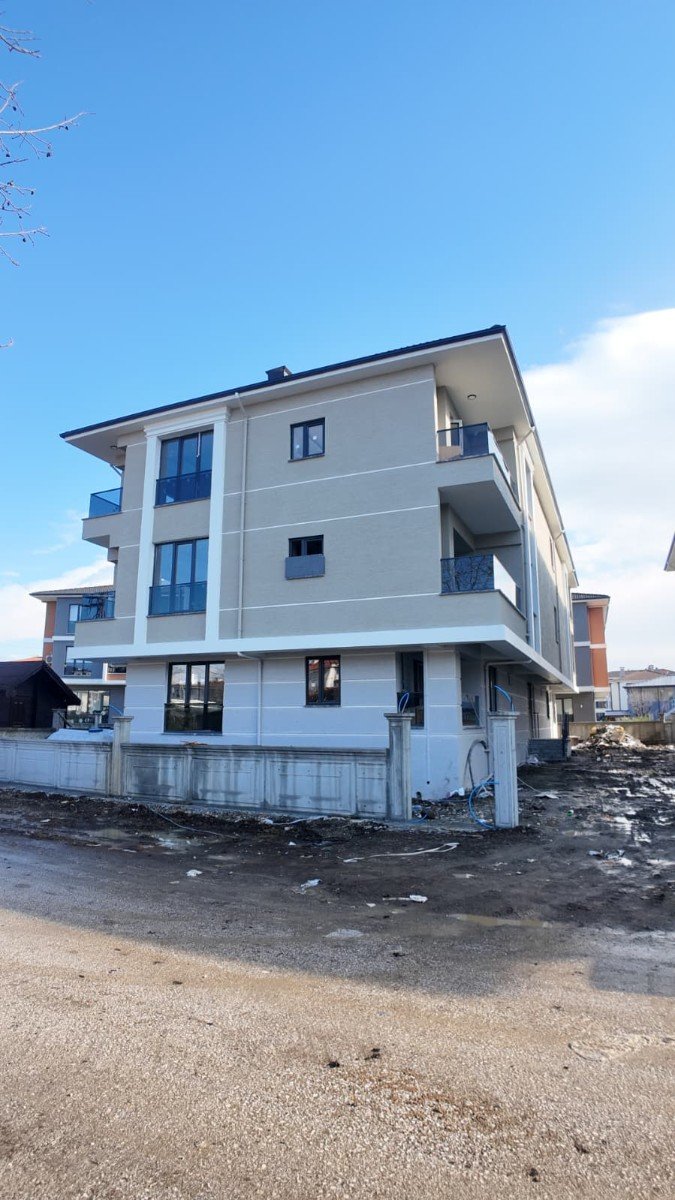  D�ZCE MERKEZ KO�YAZIDA SATILIK 2+1 3+1 DA�RELER