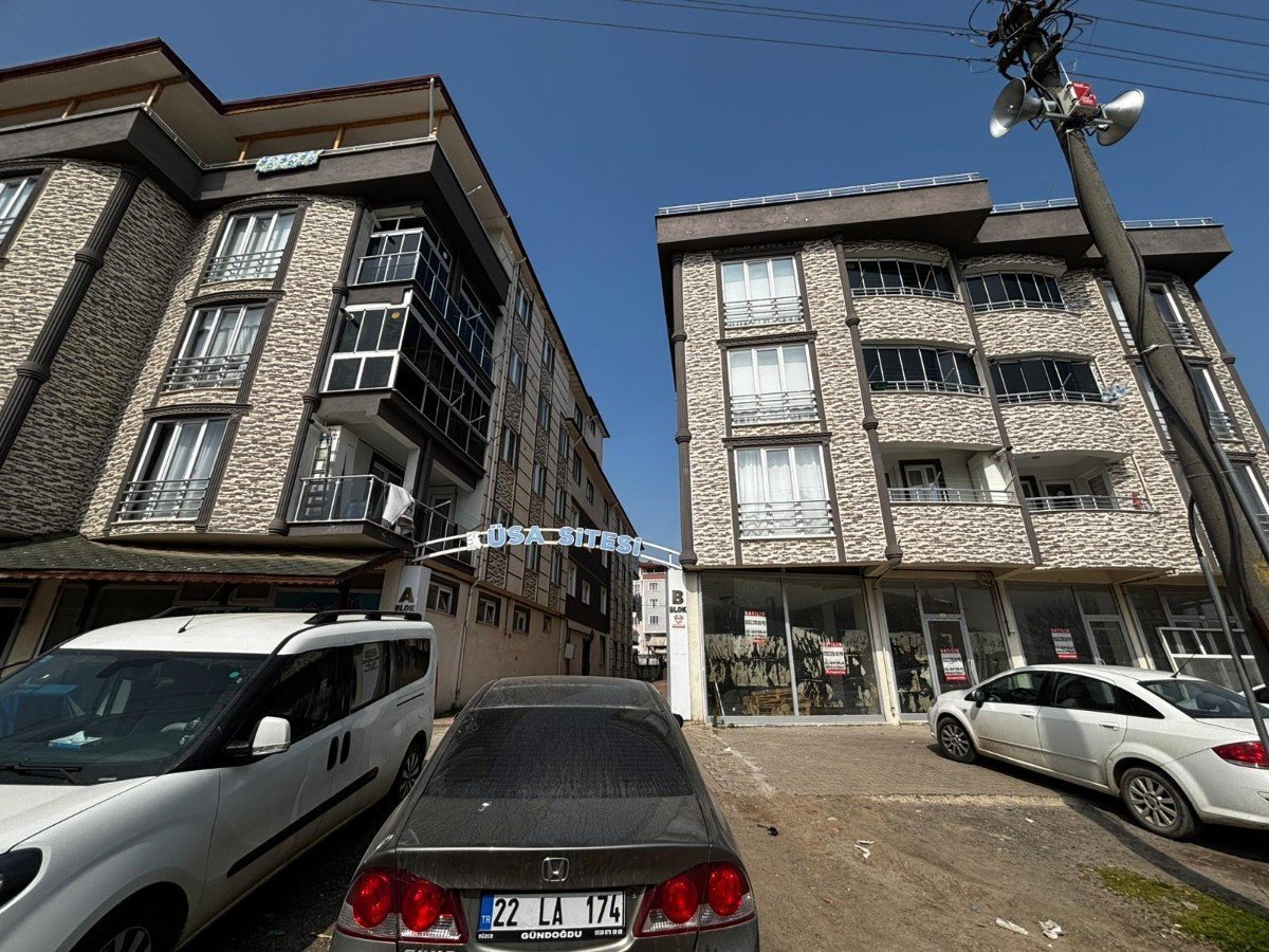  D�ZCE G�M��OVA`DA SATILIK 3+1 DA�RE FIRSATI