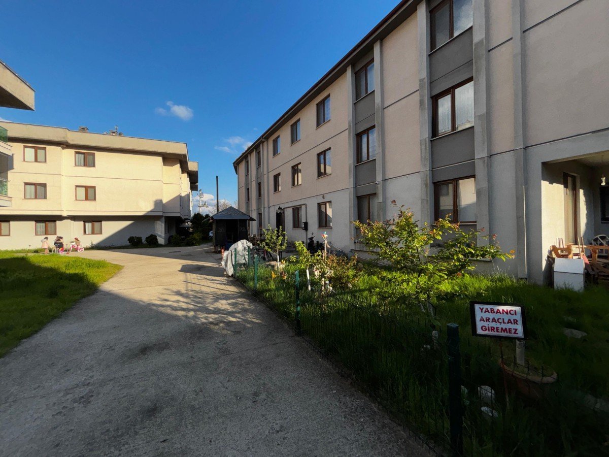 D�ZCE FEVZ��AKMAK S�TE ��� ARA KAT 145m2 EBEVEYN BANYOLU FIRSAT 3+1