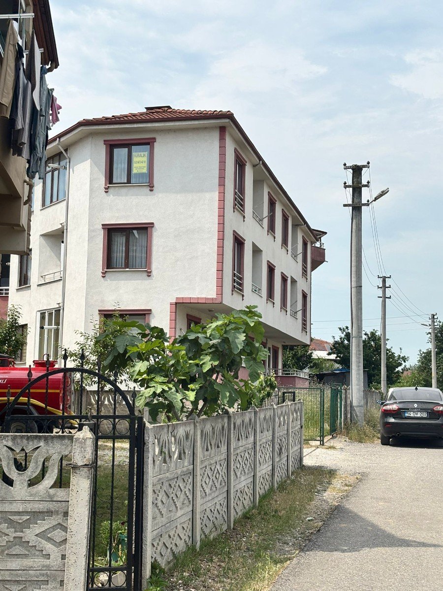 D�ZCE BEYC�LER,DE K�RALIK 3.KAT 1+1 DA�RE